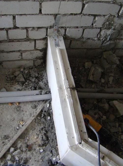 Монтаж пазогребневых перегородок из гипсовых плит. Монтаж первого ряда 01 Монтаж пазогребневых перегородок из гипсовых плит. Монтаж первого ряда 01