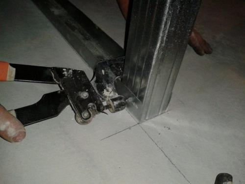 Как смонтировать межкомнатную перегородку из.. Технология монтажа силикатной перегородочной плиты СППо-80 начинается с выполнения кладки первого ряда. 10 Как смонтировать межкомнатную перегородку из.. Технология монтажа силикатной перегородочной плиты СППо-80 начинается с выполнения кладки первого ряда. 10