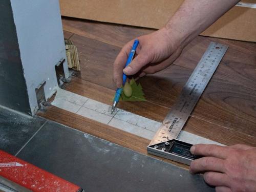 Межкомнатные перегородки своими руками. Установка каркаса для гипсокартонной перегородки 12