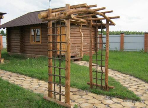 Садовая арка из дерева своими руками. Почему дерево лучше металла, пластика и других материалов?