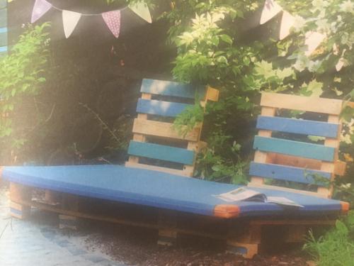 Лежаки из поддонов. Как сделать скамейку из поддонов своими руками (с фото)