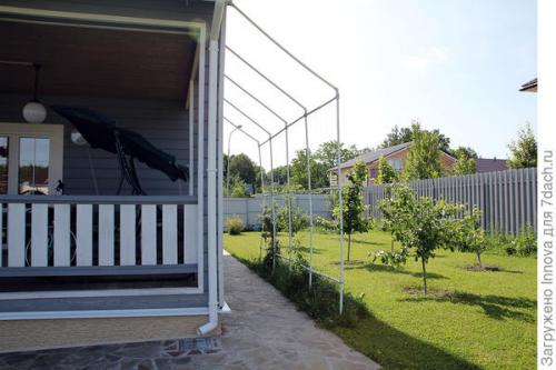 Опора для клематиса из пластиковых труб. Опора для вьющихся растений из труб ПВХ