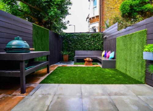 Живая стена на улице. Живая стена