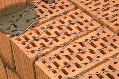 Усиление кирпичной стены сеткой. 1 Какие бывают типы армирования?