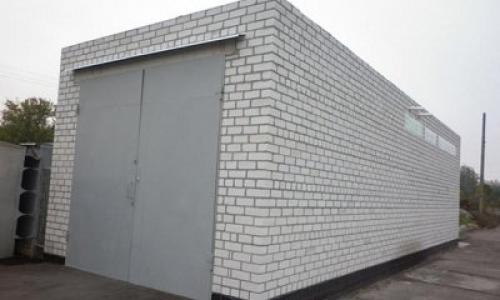 Как укрепить кирпичную стену в гараже. Как построить, чем укрепить, утеплить, отремонтировать кирпичную стену гаража?