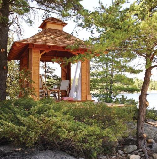 Беседка из дерева. Варианты постройки