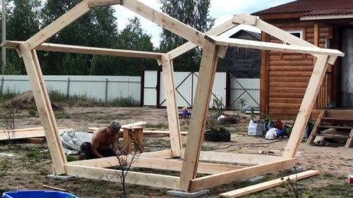Как построить беседку своими руками из дерева. Процесс изготовления беседки