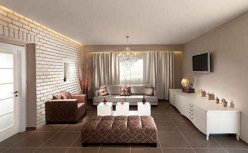 Сочетание кирпичной стены и обоев. Преимущества и недостатки