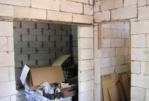 Как сделать дверной проем из газоблока. Проемы в газосиликатных перегородках