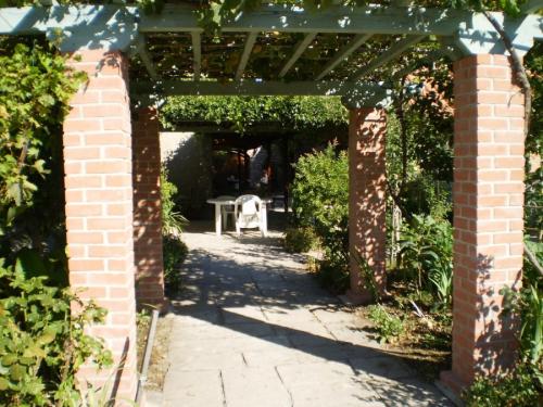 Типы и виды пергол. Преимущества и недостатки использования пергол в ландшафтном дизайне участка