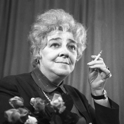 13 острых цитат невероятной Фаины Раневской. 15 острых цитат невероятной Фаины Раневской.