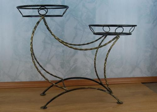 Подставка для цветов из профиля. Как сделать подставку для цветов своими руками — лучшие варианты подставок для комнатных и уличных цветов