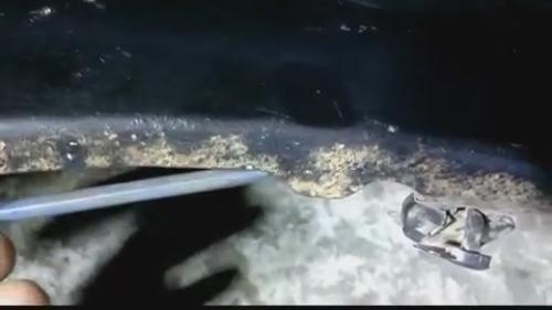 Ремонт ржавого крыла своими руками. Ремонт крыла автомобиля. Част.  Удаление коррозии своими руками