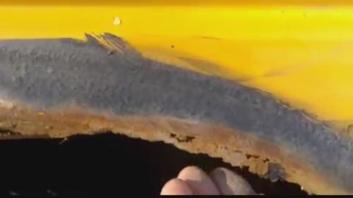 Ремонт ржавого крыла своими руками. Ремонт крыла автомобиля. Част.  Удаление коррозии своими руками