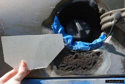 Как заделать дыру в кузове стеклотканью. Как без сварки заделать сквозные дырки на кузове авто при помощи шпатлевки